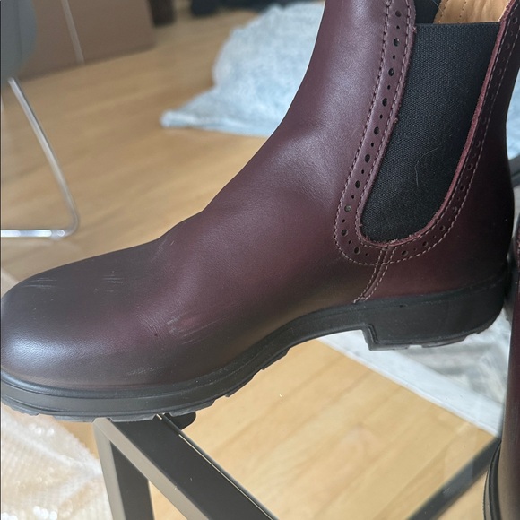 Women’s Blundstones - Picture 3 of 5